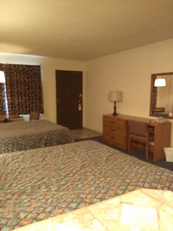 High Chaparral Inn Rocky Ford ภายนอก รูปภาพ